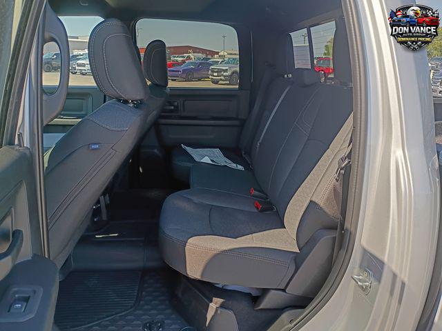 2026 RAM 3500 TRADESMAN CREW CAB 4X4 8' BOX — миниатюра 24