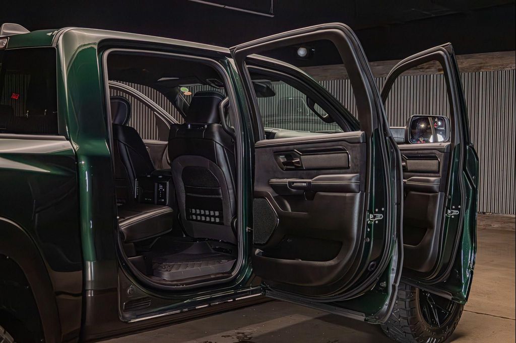 صورة مصغرة 31 لـ 2026 RAM 1500 RHO CREW CAB 4X4 5'7' BOX