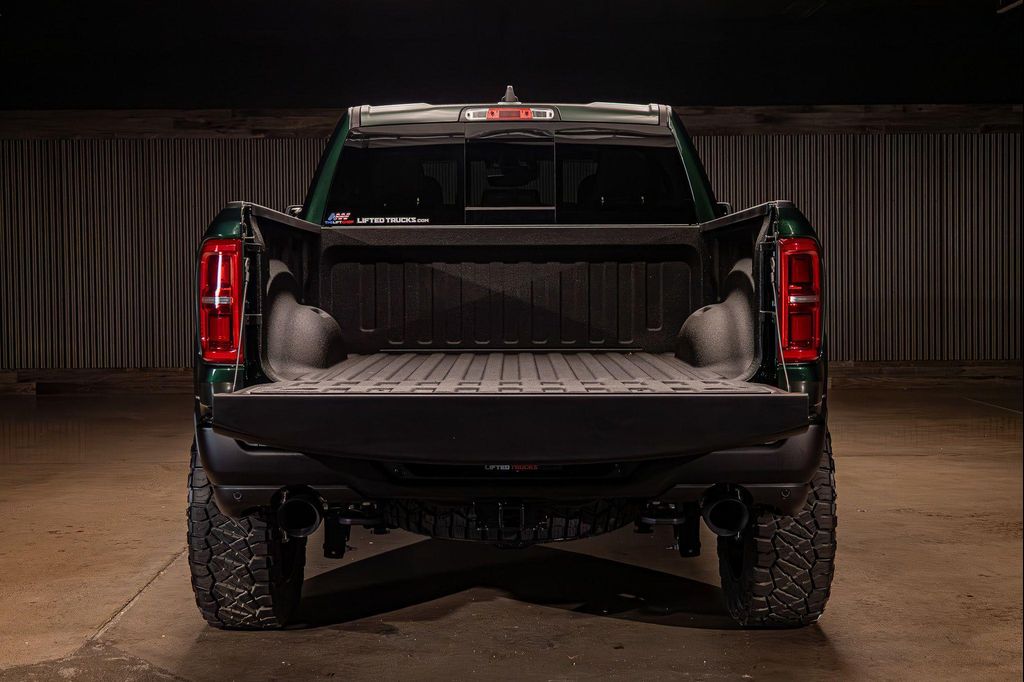 صورة 8 لـ 2026 RAM 1500 RHO CREW CAB 4X4 5'7' BOX