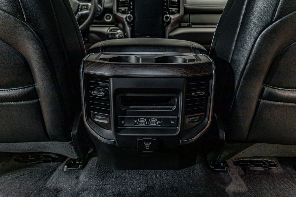صورة مصغرة 28 لـ 2026 RAM 1500 LARAMIE