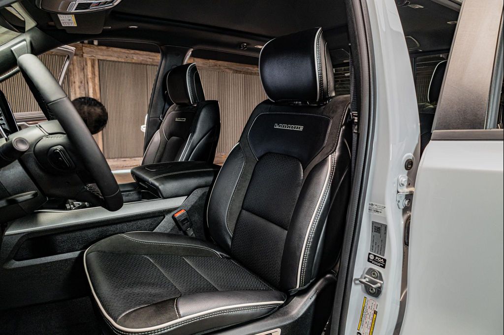 صورة مصغرة 25 لـ 2026 RAM 1500 LARAMIE