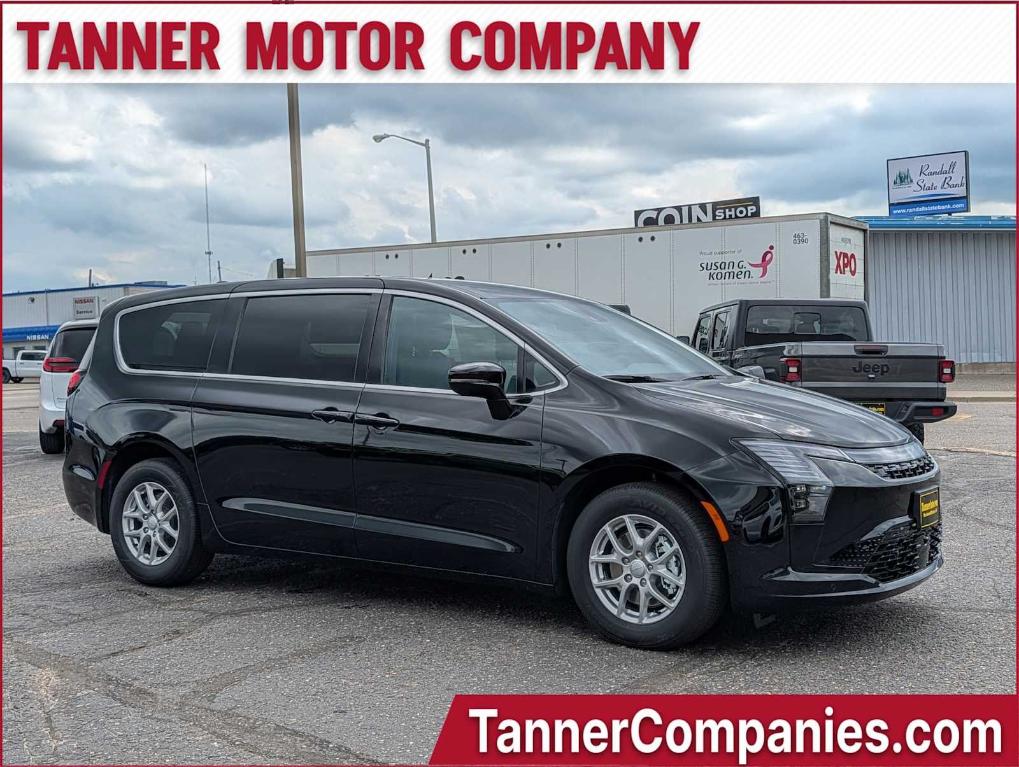 New 2027 Chrysler Pacifica SELECT