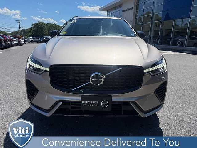 2025 Volvo XC60 PLUG-IN HYBRID T8 PLUS — фото 3