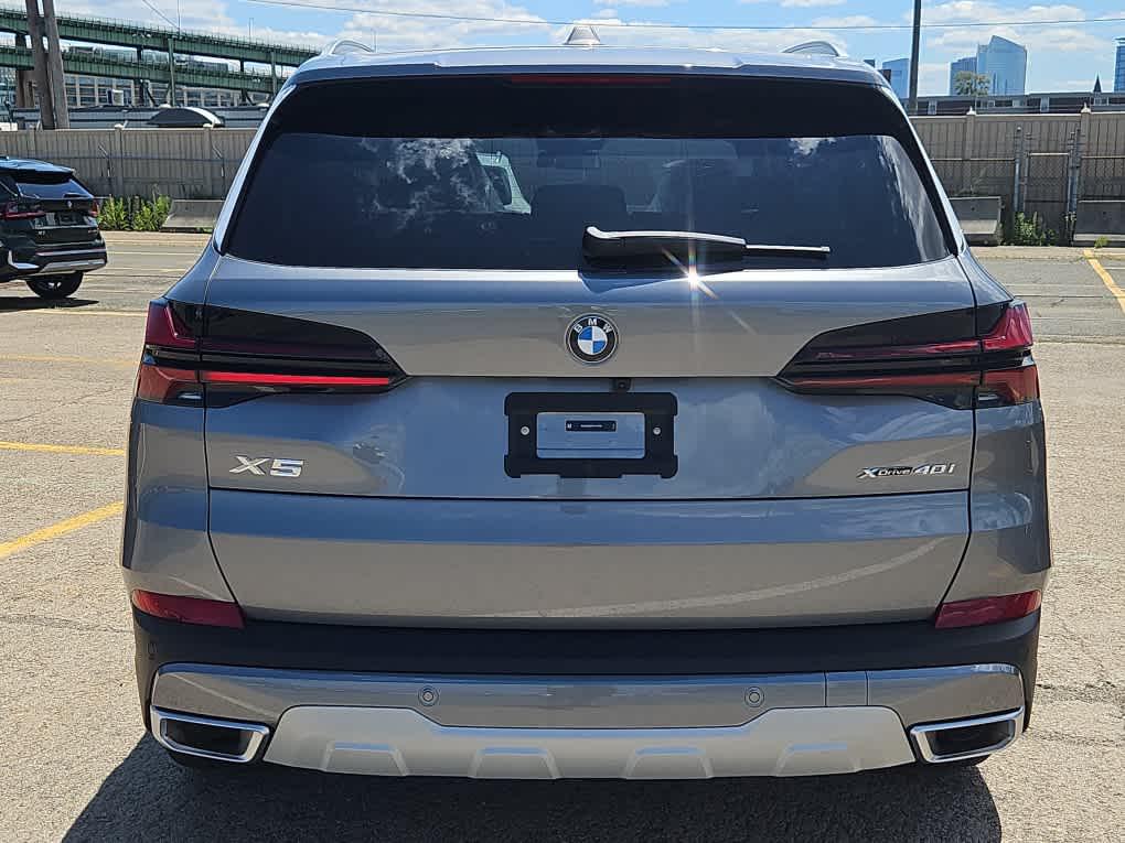 صورة 4 لـ 2026 BMW X5 XDRIVE40I