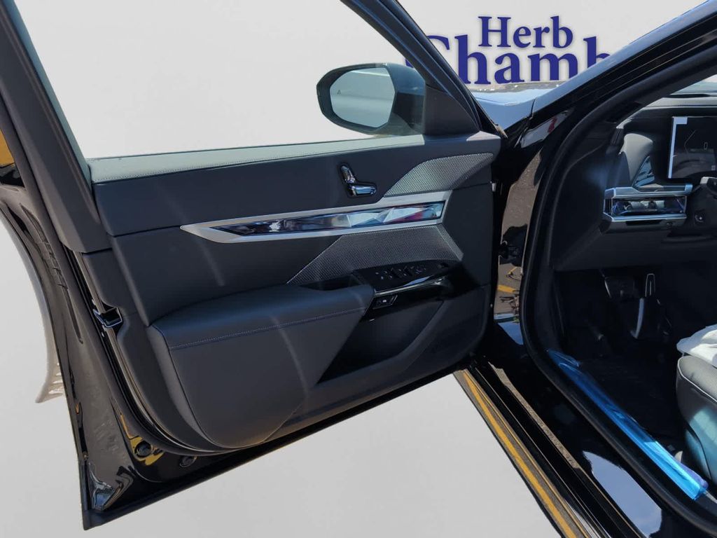2026 BMW 750E I XDRIVE 缩略图 16