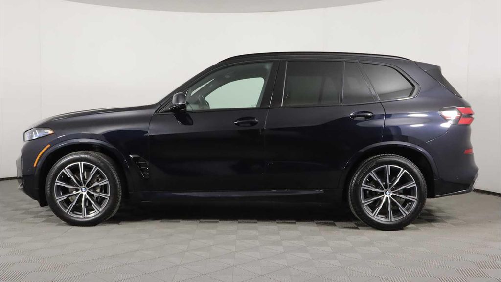 صورة 8 لـ 2025 BMW X5 XDRIVE40I