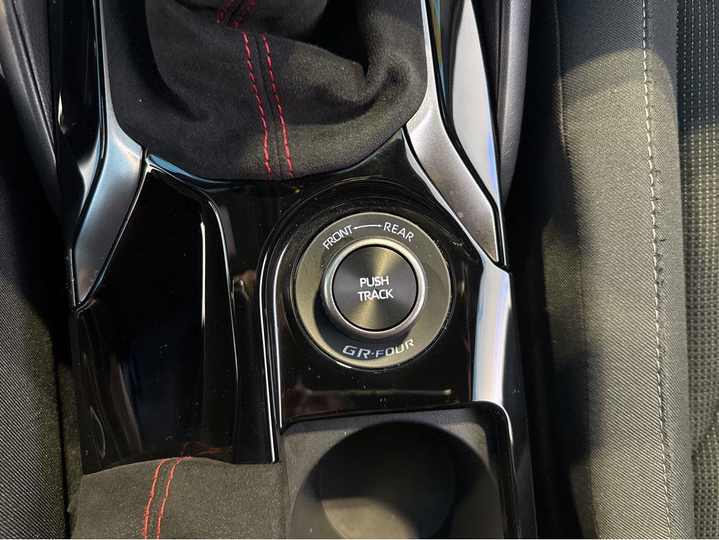صورة مصغرة 25 لـ 2023 Toyota GR COROLLA CORE