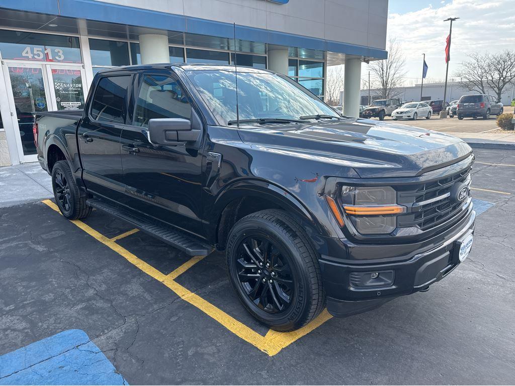 صورة 1 لـ 2024 FORD F-150 XLT