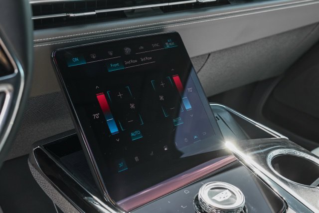 صورة مصغرة 18 لـ 2025 Cadillac ESCALADE IQ SPORT 1