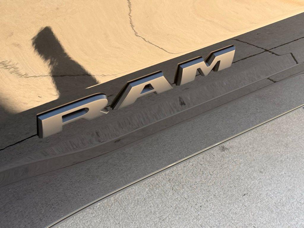 2026 RAM 1500 BIG HORN/LONE STAR — миниатюра 30