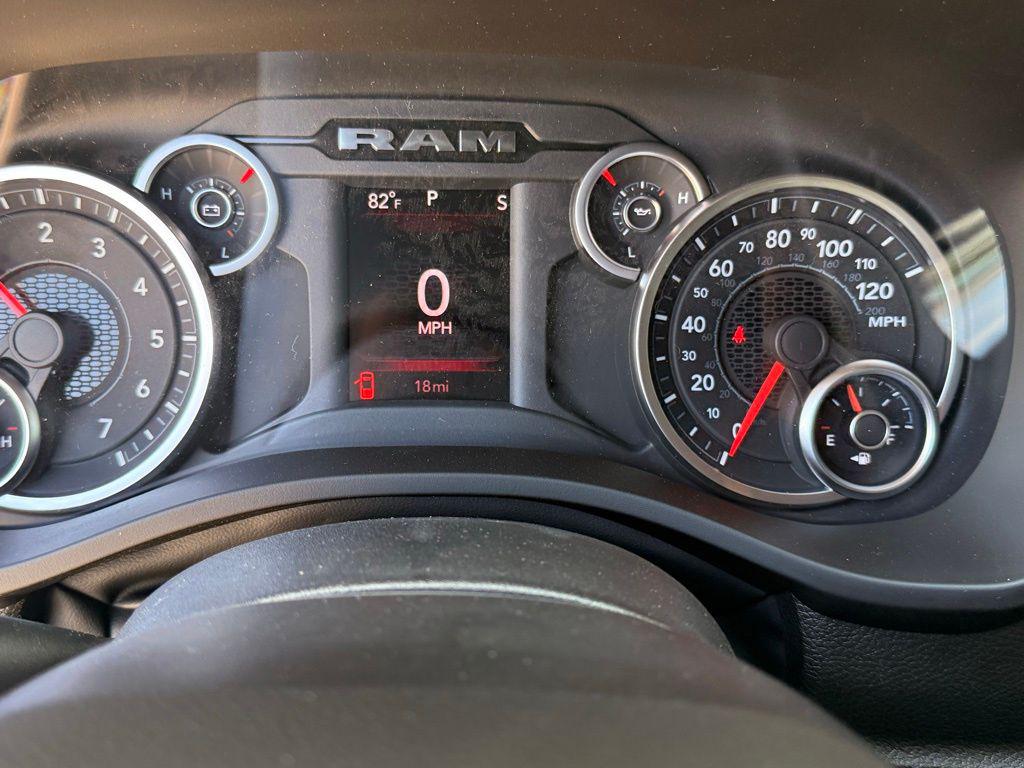 صورة مصغرة 21 لـ 2026 RAM 1500 TRADESMAN