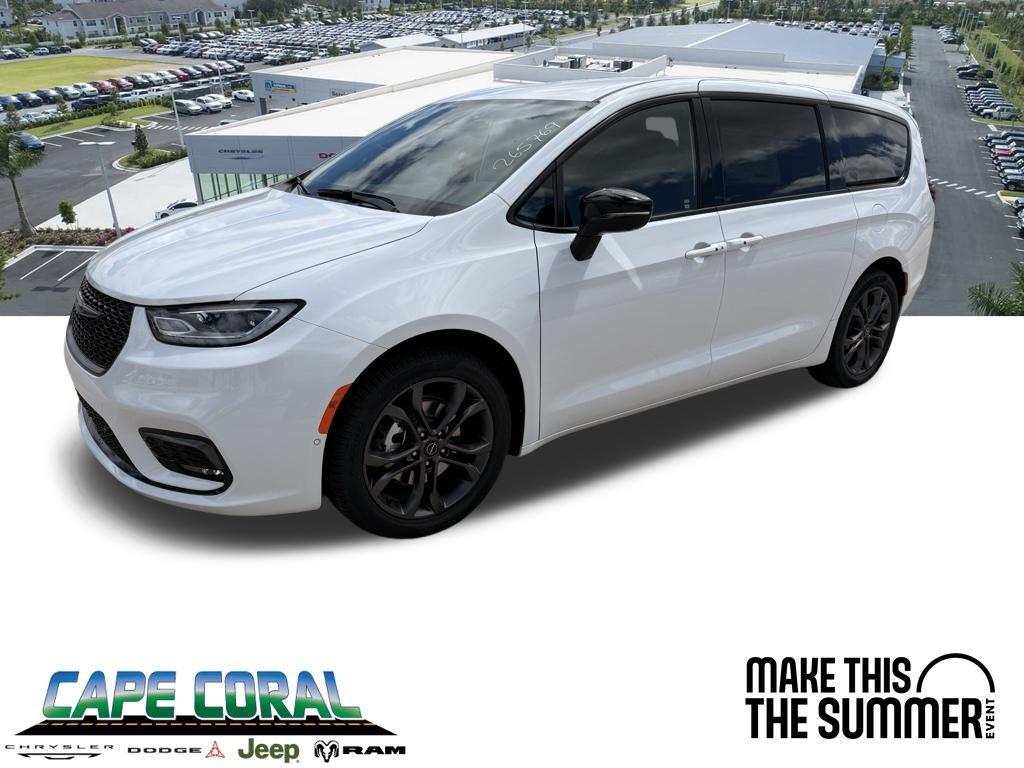 New 2026 Chrysler Pacifica L