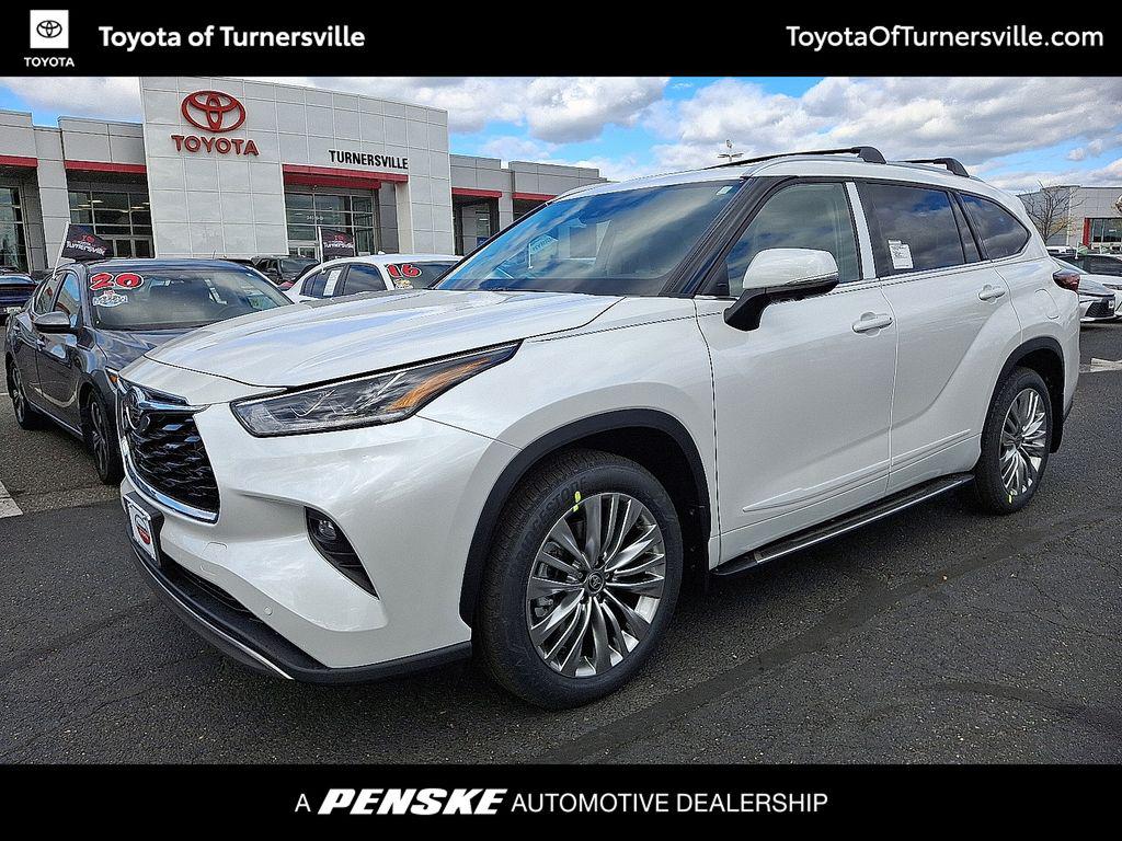 New 2026 Toyota Highlander Platinum