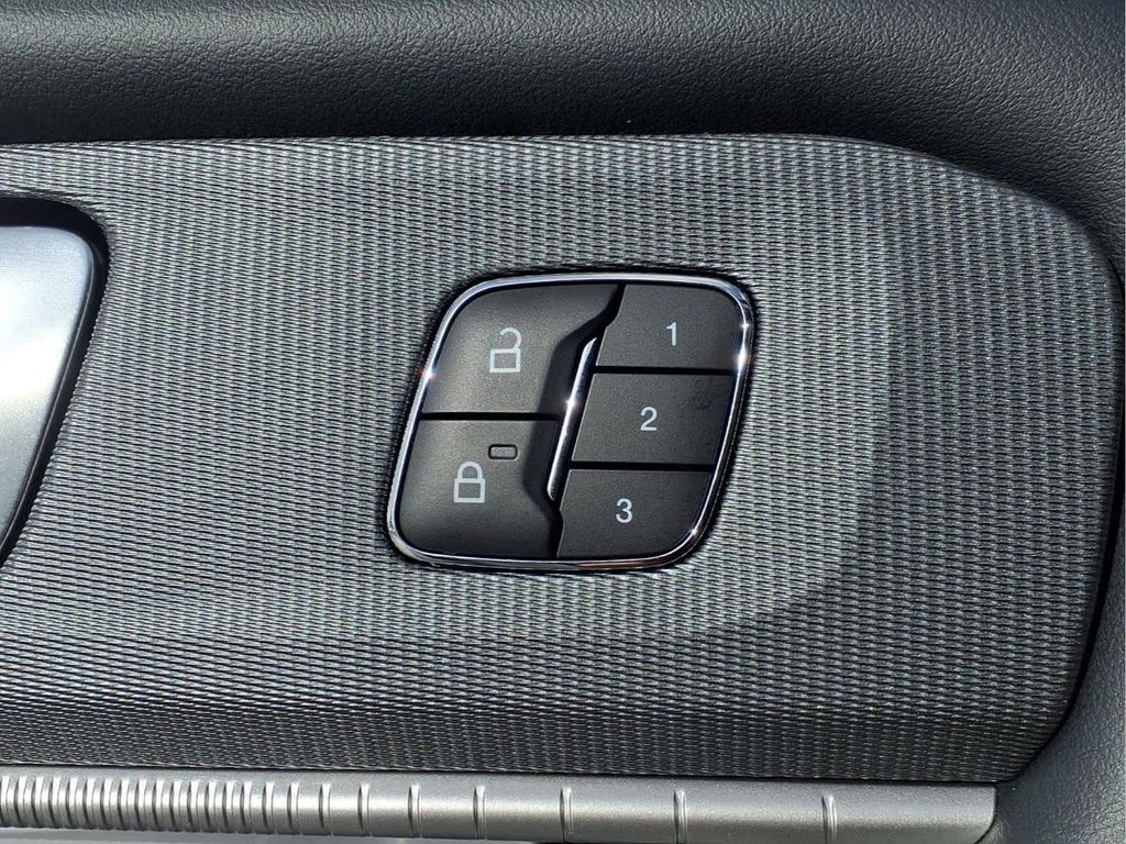 2025 FORD EXPLORER ST 4WD 缩略图 21