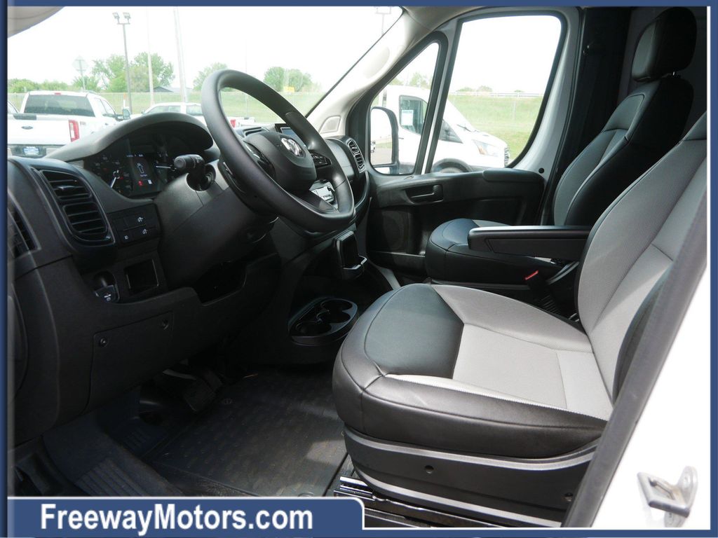 صورة مصغرة 21 لـ 2026 RAM PROMASTER 2500 TRADESMAN