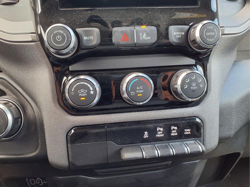 صورة مصغرة 25 لـ 2026 RAM 1500 TRADESMAN