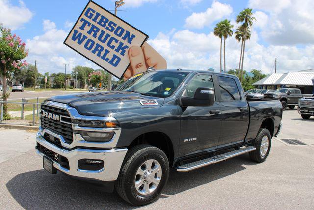 صورة 1 لـ 2026 RAM 2500 BIG HORN CREW CAB 4X4 6'4' BOX