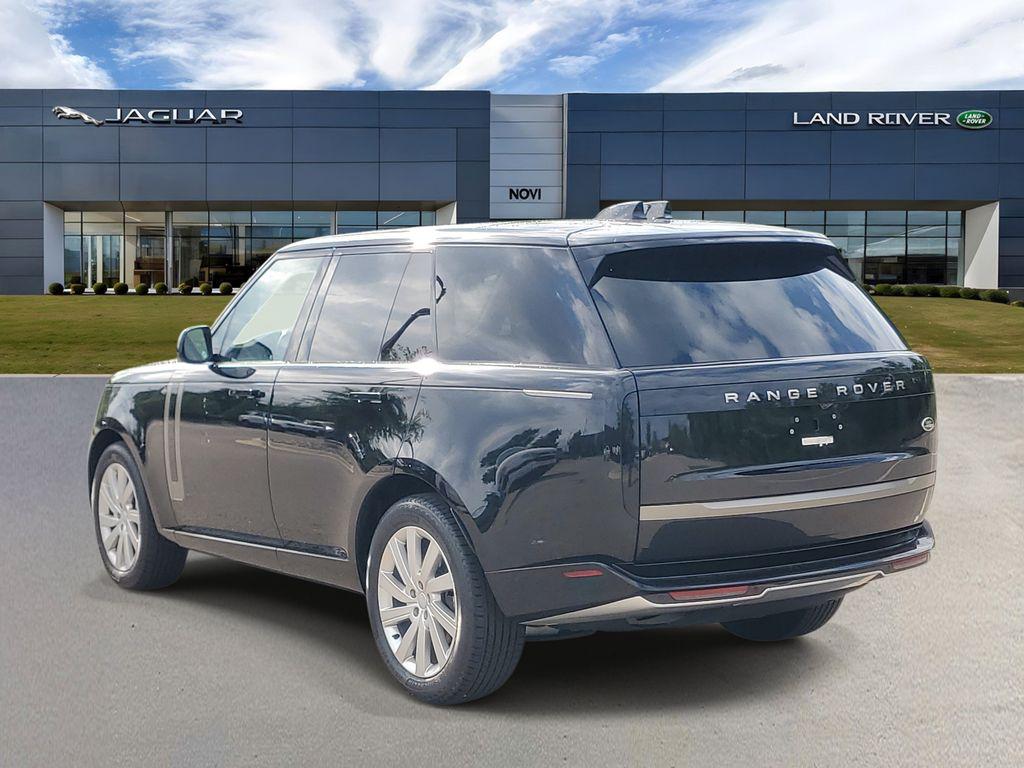 صورة 4 لـ 2023 LAND Rover RANGE ROVER P400 SE