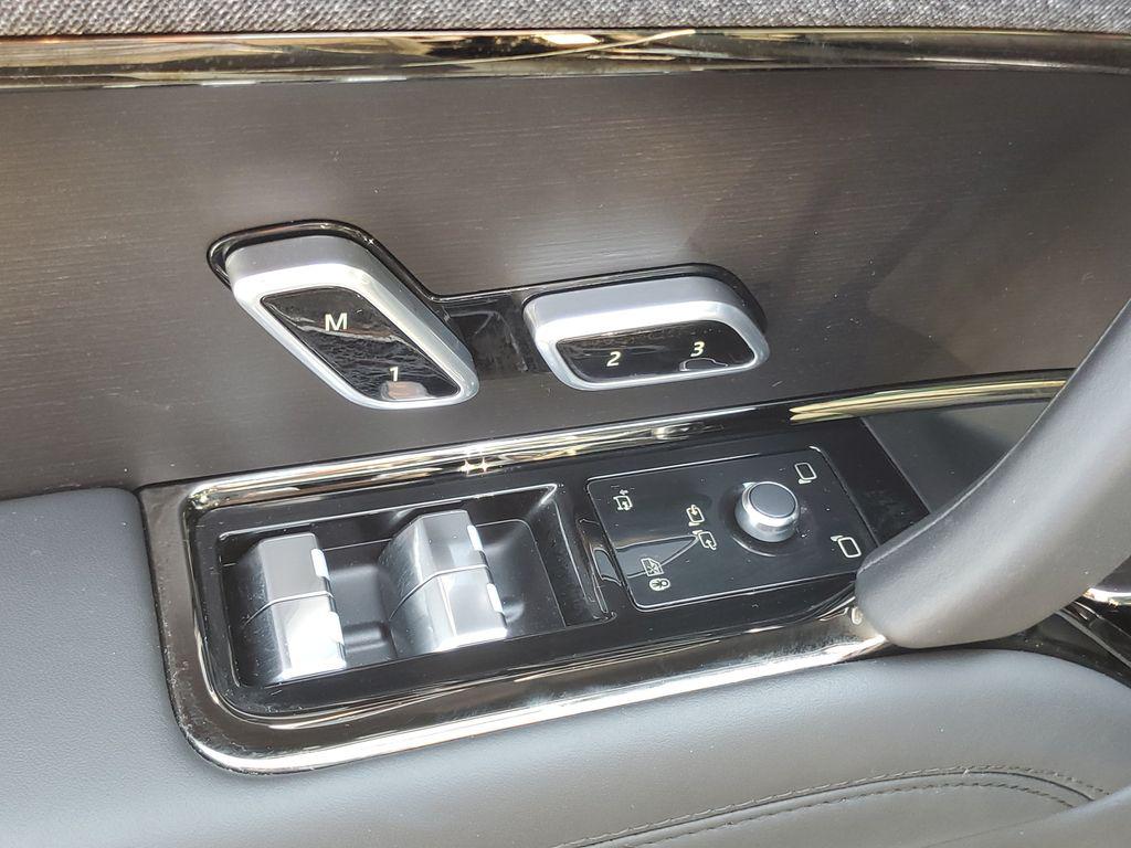 2024 LAND Rover RANGE ROVER SPORT SE photo 10