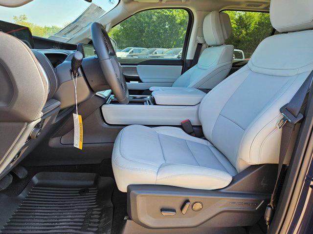 صورة 4 لـ 2027 FORD EXPEDITION PLATINUM