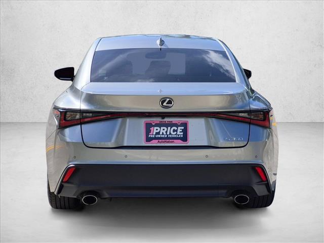 صورة 7 لـ 2023 Lexus IS 300 BASE