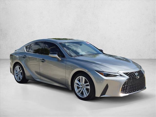 صورة 3 لـ 2023 Lexus IS 300 BASE