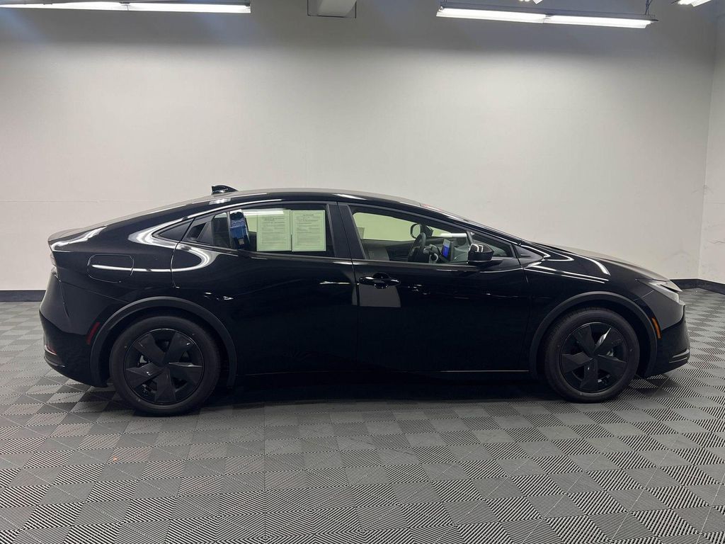 TOYOTA PRIUS - 5