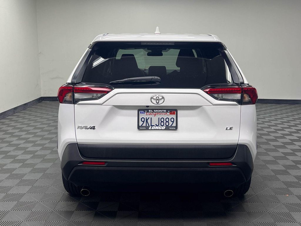 TOYOTA RAV4 - 8