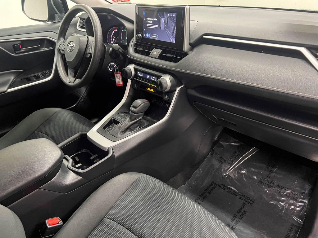 TOYOTA RAV4 - 9