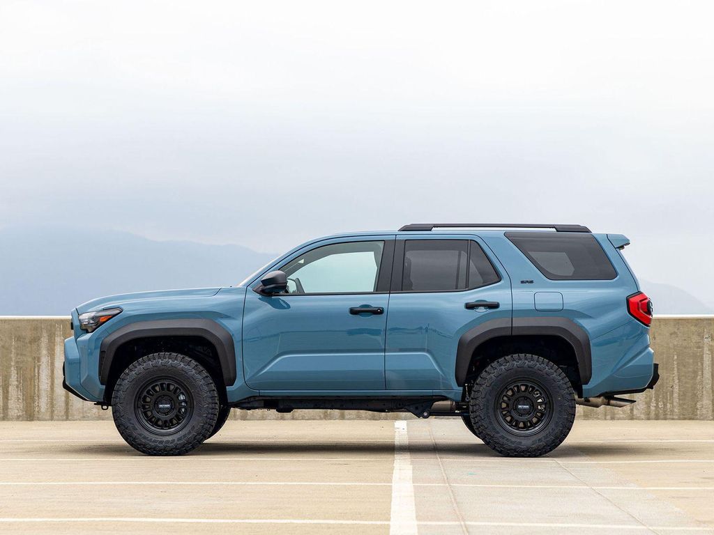 صورة مصغرة 11 لـ 2026 Toyota 4RUNNER SR5