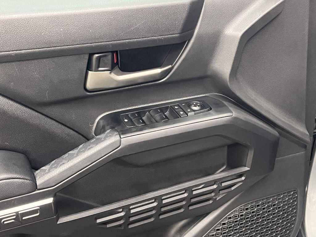 صورة مصغرة 29 لـ 2025 Toyota TACOMA TRD SPORT