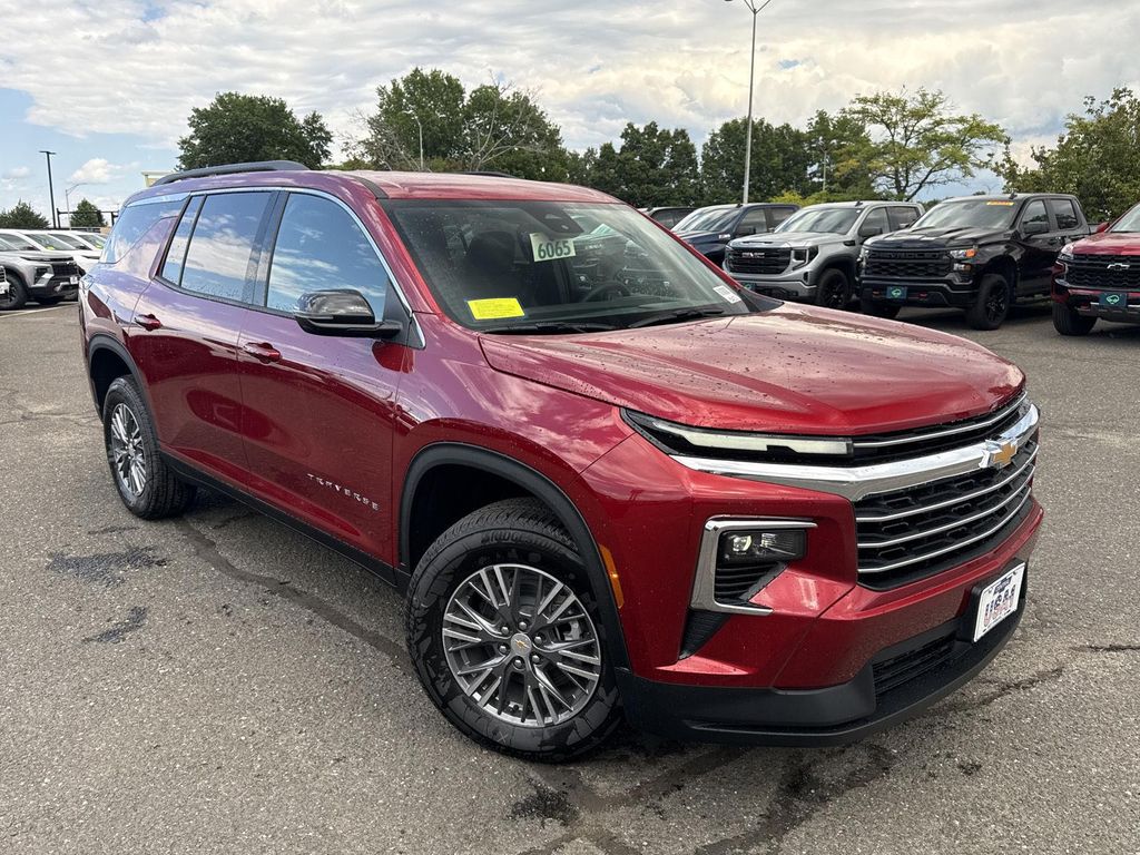 New 2026 Chevrolet Traverse LT