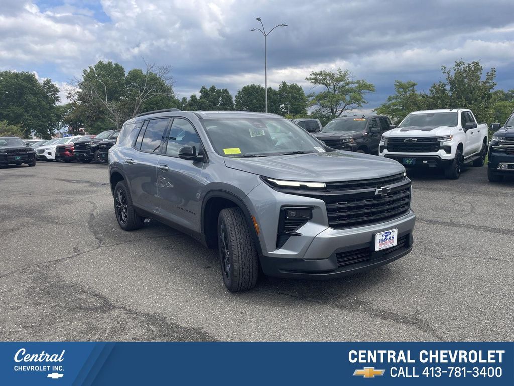 New 2026 Chevrolet Traverse LT