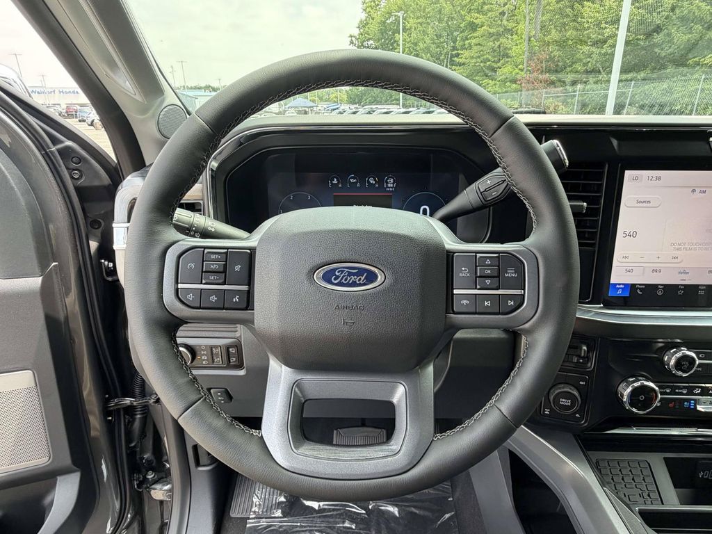 2026 FORD F-250 LARIAT 缩略图 12