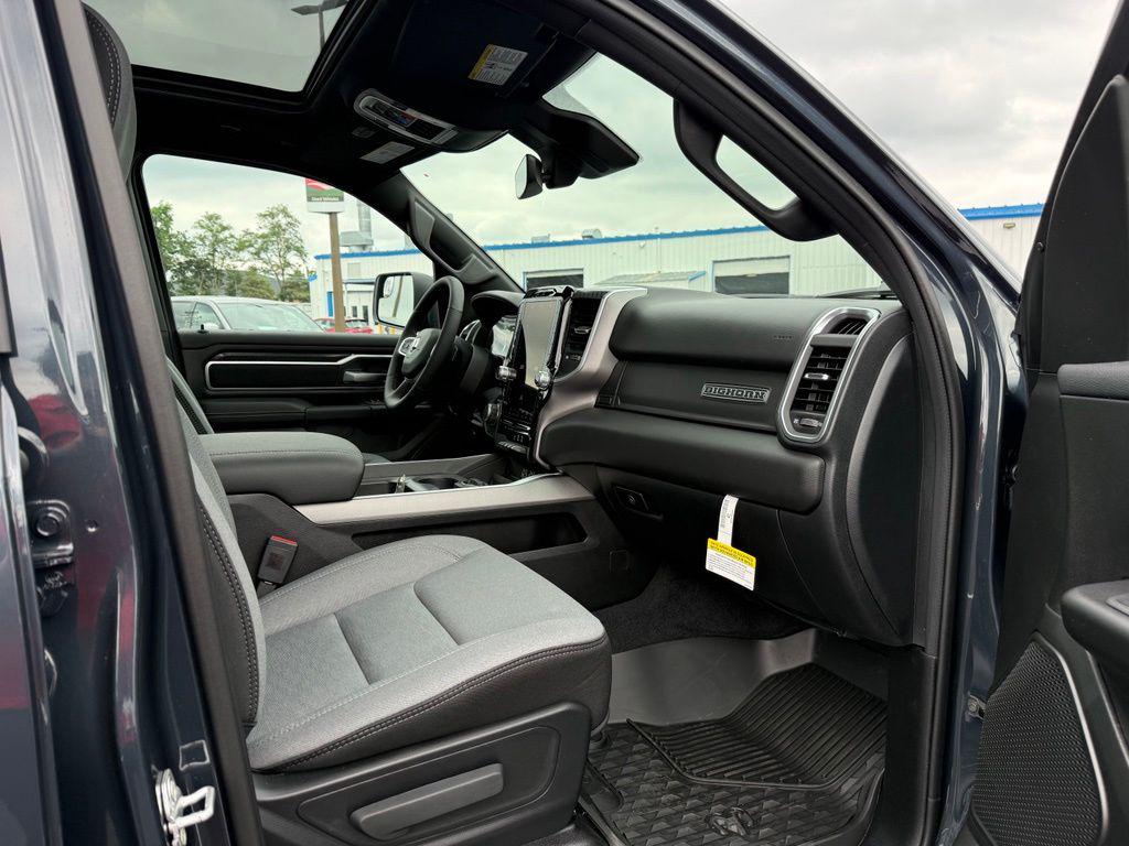 2026 RAM 1500 BIG HORN/LONE STAR thumbnail 25