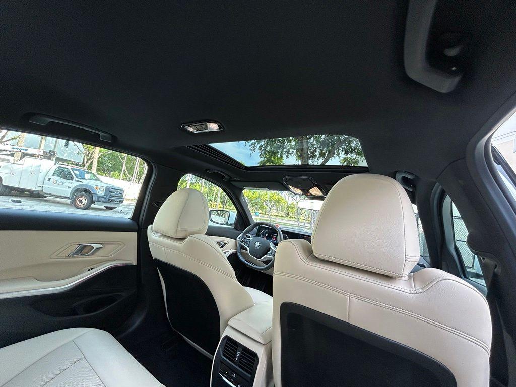 صورة مصغرة 35 لـ 2025 BMW 330 I