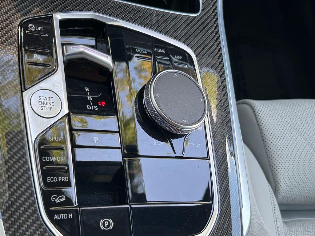 2026 BMW X5 M60I — миниатюра 19