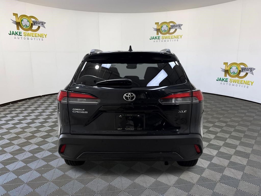 صورة 6 لـ 2025 Toyota COROLLA CROSS XLE