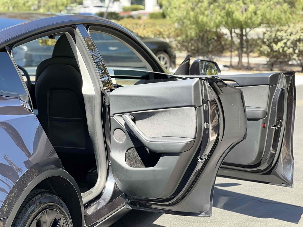 2025 Tesla MODEL Y LONG RANGE DUAL MOTOR ALL-WHEEL DRIVE — миниатюра 63