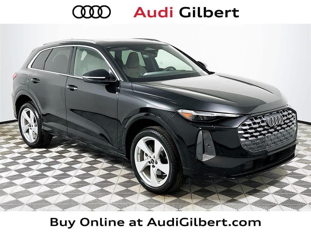 New 2025 Audi Q5 Premium Plus TFSI quattro S tronic