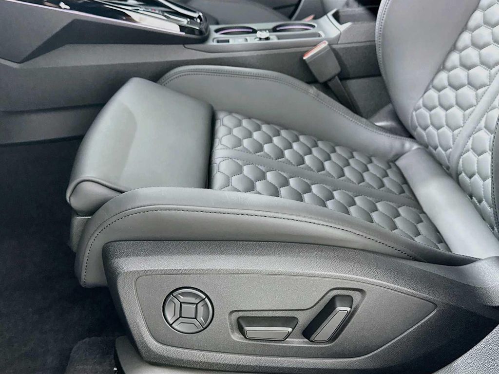 صورة مصغرة 18 لـ 2026 AUDI RS 3 TFSI QUATTRO S TRONIC