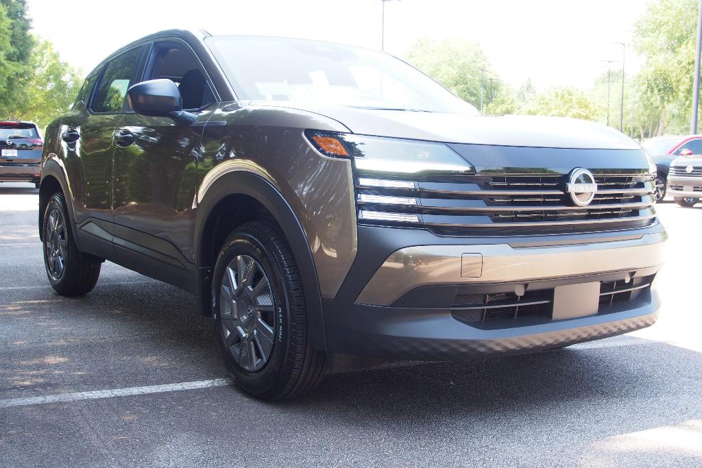 New 2026 Nissan Kicks S
