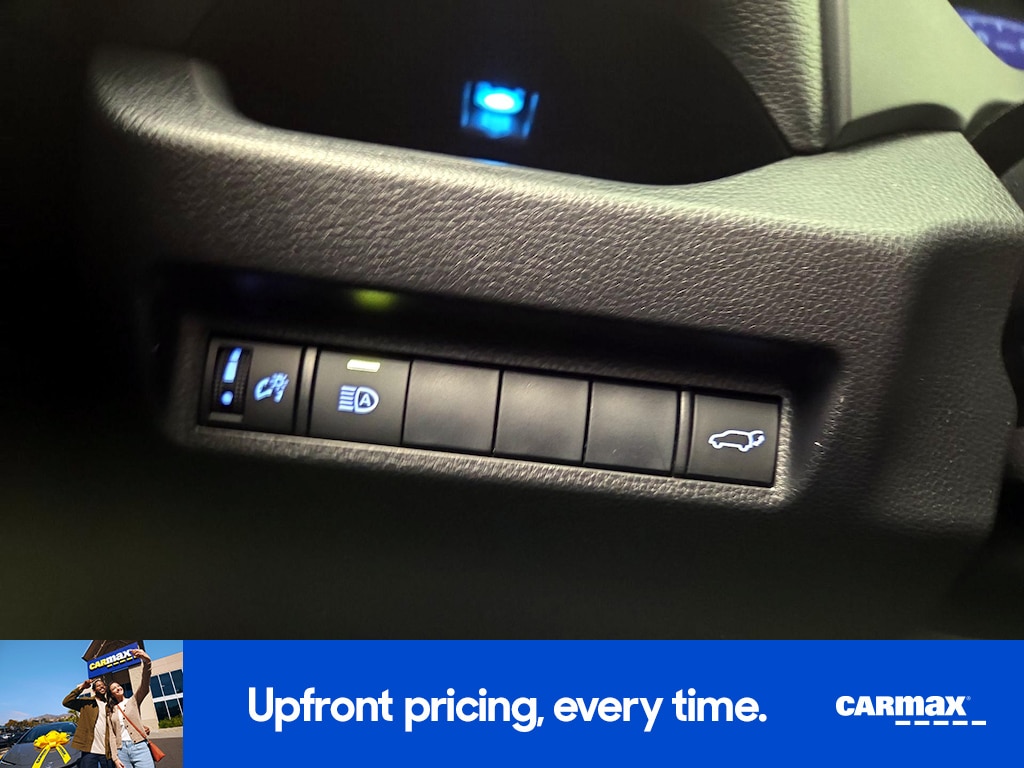 صورة مصغرة 16 لـ 2020 Toyota RAV4 HYBRID XSE