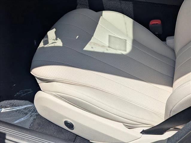 MERCEDES-BENZ E-CLASS - 4