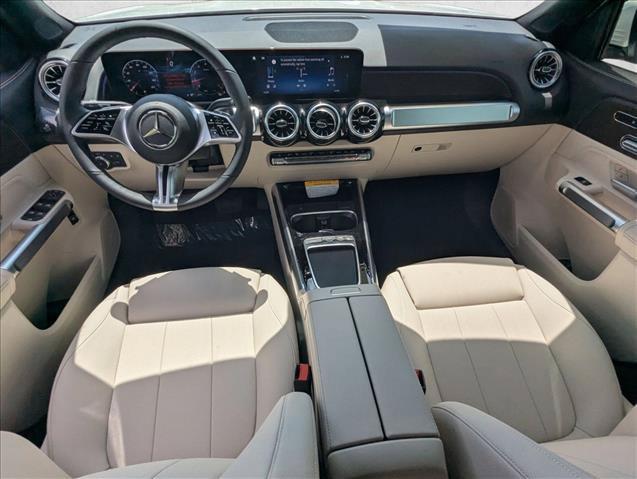 2026 Mercedes-BENZ GLB — миниатюра 13