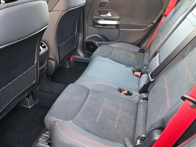 2026 Mercedes-BENZ AMG GLB 35 4MATIC 缩略图 15