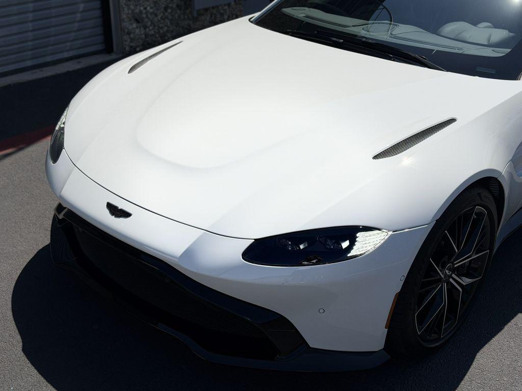 2022 Aston Martin VANTAGE — миниатюра 22