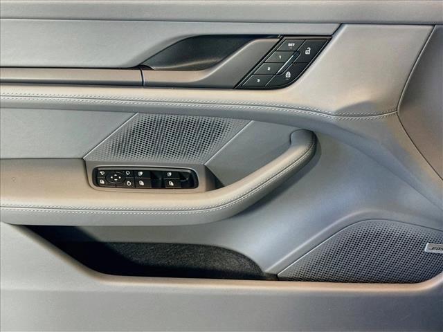 2026 Porsche TAYCAN 4S — миниатюра 11