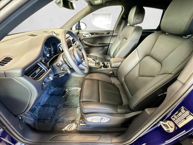 2026 Porsche MACAN photo 5