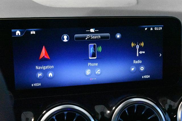 MERCEDES-BENZ GLA - 10